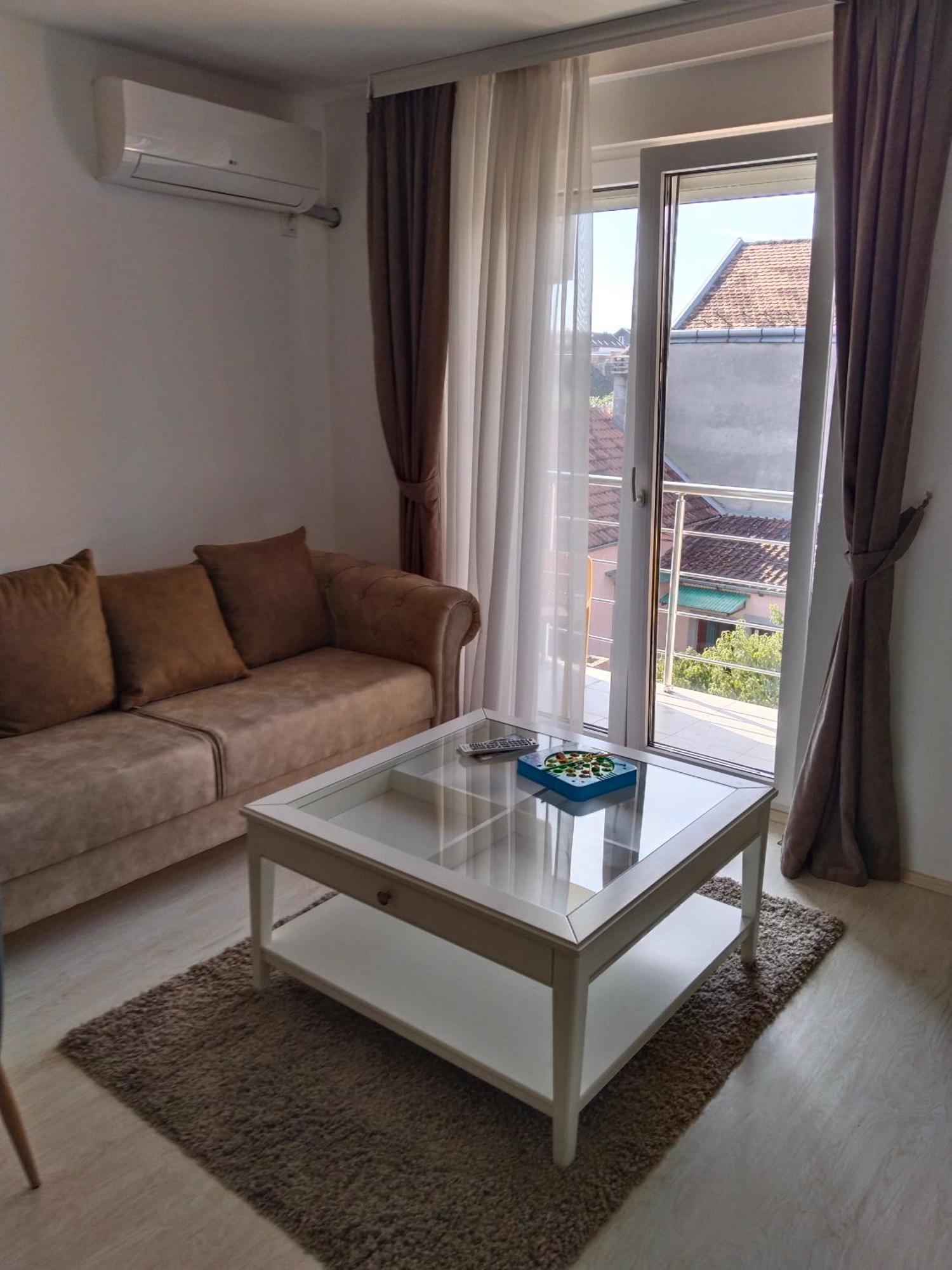 Sandra Apartmani Vrsac Ngoại thất bức ảnh