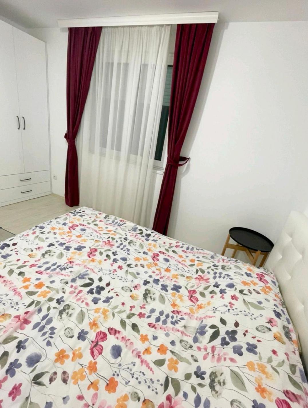 Sandra Apartmani Vrsac Ngoại thất bức ảnh